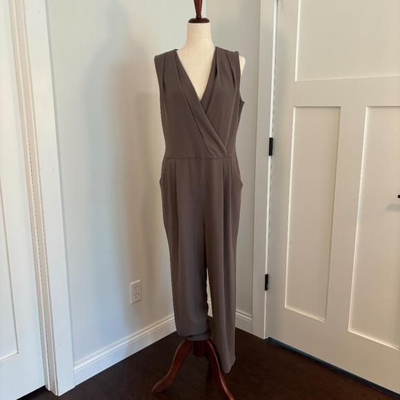Slate & Willow Mocha Amanda Crepe Jumpsuit - Picture 1 of 6